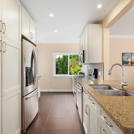 Lovely 3 Bedroom Port Moody Spacious Home 6 People Free Parking Eksteriør billede