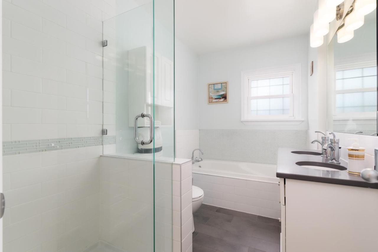 Lovely 3 Bedroom Port Moody Spacious Home 6 People Free Parking Eksteriør billede